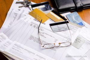 Czy firmy kredytowe często oszukują klientów?